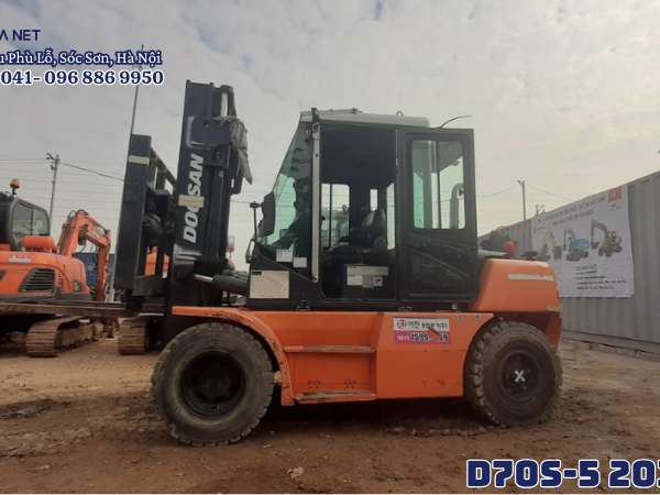 XE NÂNG D70S-5