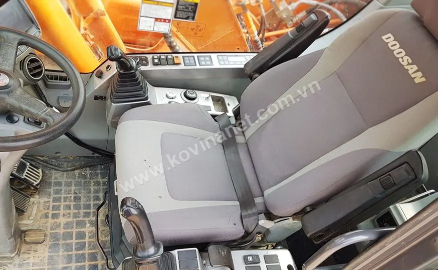 DOOSAN DX140W